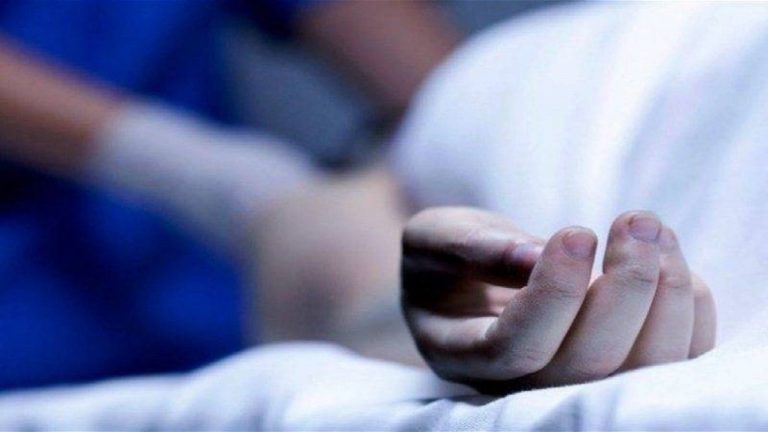 بسبب رسائلها الجنسية ..قهوجي يتخلص من زوجته بـ20 طعنة