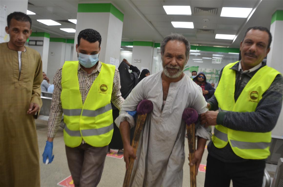 تسليم الأدوية لـ 3500 منتفع بالتأمين الصحي الشامل أصحاب الأمراض المزمنة بمنازلهم في بورسعيد