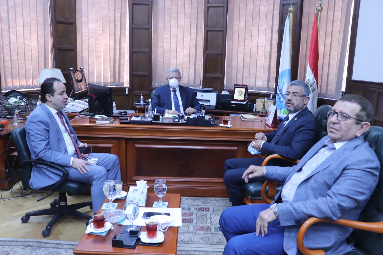 ممدوح رسلان لوفد البرلمان: برغم كورونا نعمل ليل نهار من أجل المواطن