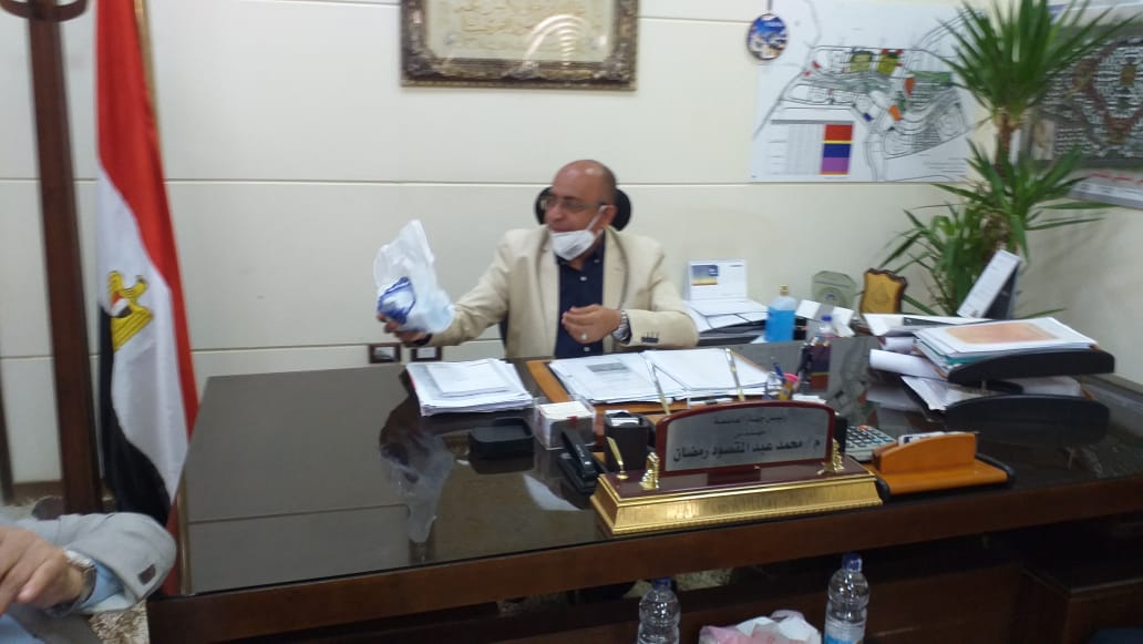 رئيس جهاز العاصمة الإدارية يؤكد على اتخاذ كافة الإجراءات الوقائية لمواجهة "كورونا".. صور