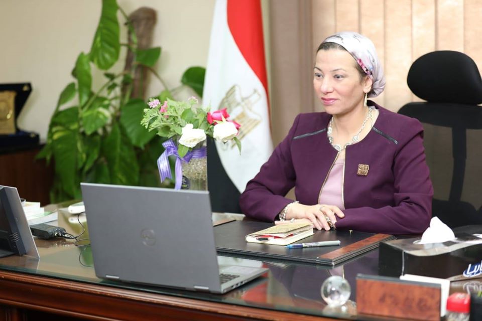 عبر الفيديو كونفرانس.. وزيرة البيئة تجتمع مع اللجنة الوطنية لصندوق المناخ الأخضر