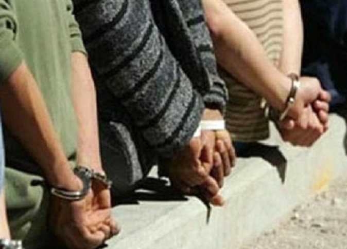 "نيابة الأميرية" تحيل تشكيل عصابي لخطف حقائب السيدات للجنح