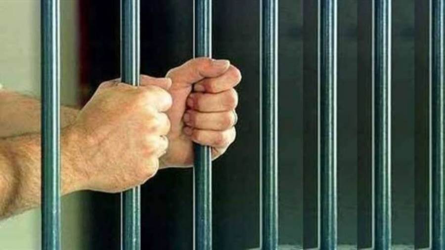 بعد طبيب الكركمين .. القبض على صيدلى يبيع أدوية مغشوشة للتخسيس