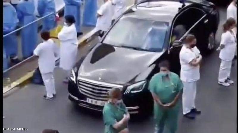 الجيش الأبيض بـ "بلجيكا" يدير ظهره لرئيسة الوزراء ..فيديو