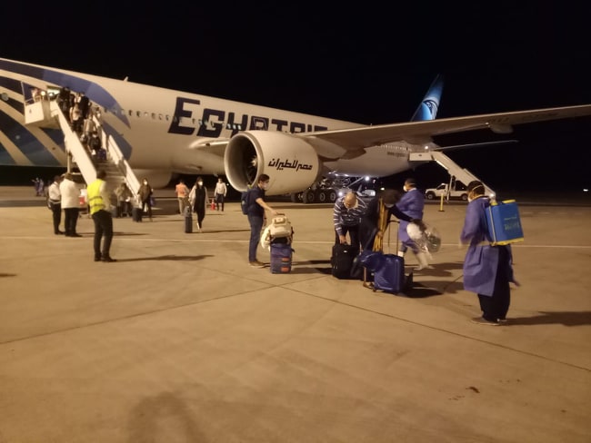 وصول 233 مصريًا من العالقين بلندن مطار مرسى علم