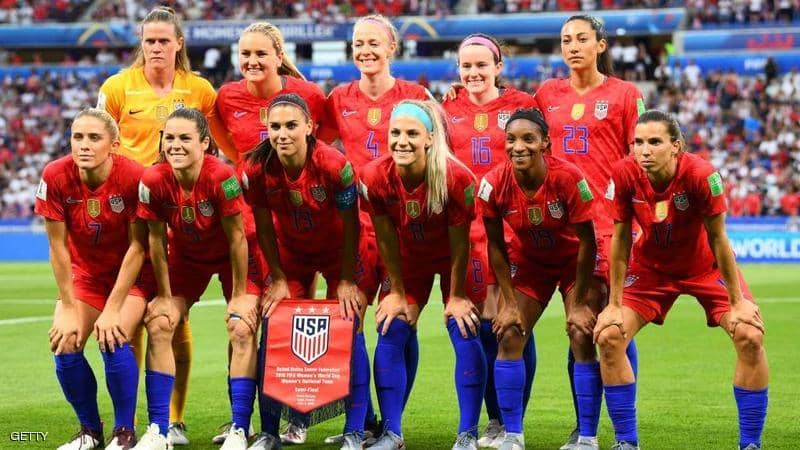 لاعبات المنتخب الأمريكي لكرة القدم يطالبن بمساواة الأجور مع اللاعبين .. والمحكمة ترفض
