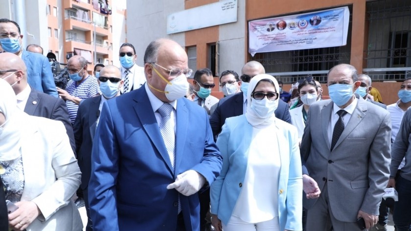 وزيرة الصحة تستجيب لوالد الطفلة مكة.. وتوجه بعلاجها على نفقة الدولة