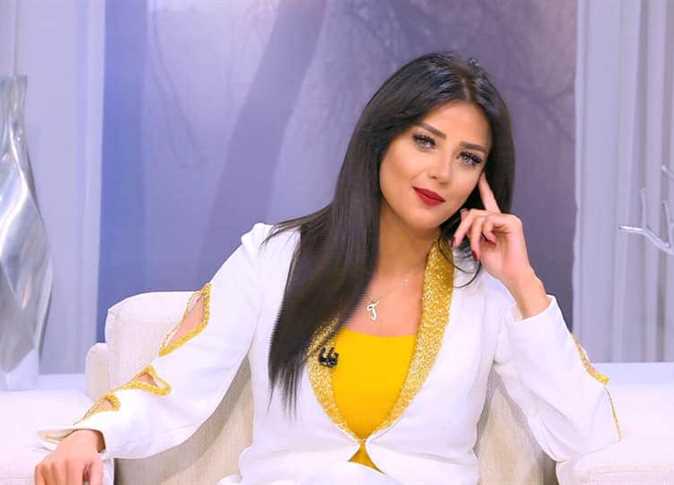 الأعلى للإعلام: فتح تحقيق عاجل مع رضوى الشربيني حول تحدثها عن المحجبات