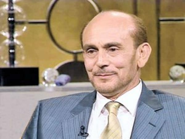 الرئيس السيسى يوجه بمتابعة الحالة الصحية للفنان محمد صبحى