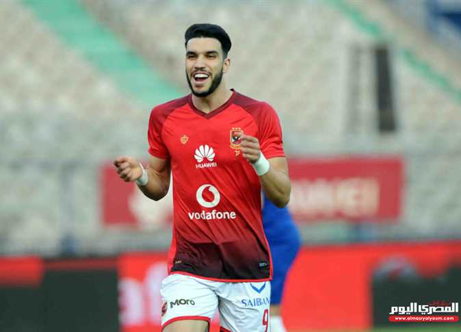 بعد تلقيه عرضا مغريا بـ2 مليون دولار من بيراميدز.. مهاجم الأهلي في طريقه للرحيل
