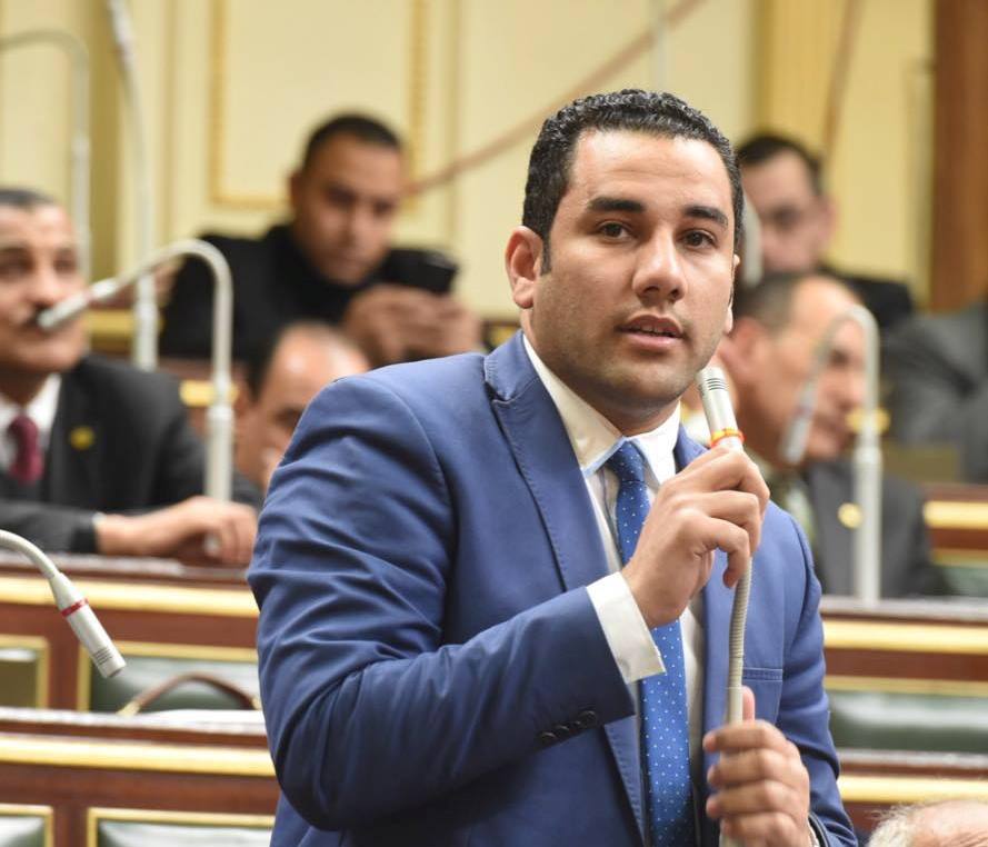 النائب احمد على ابراهيم مرشح المرج يعلق على تمزيق لافتاته: الانتخابات بالشعبية مش بالبانرات