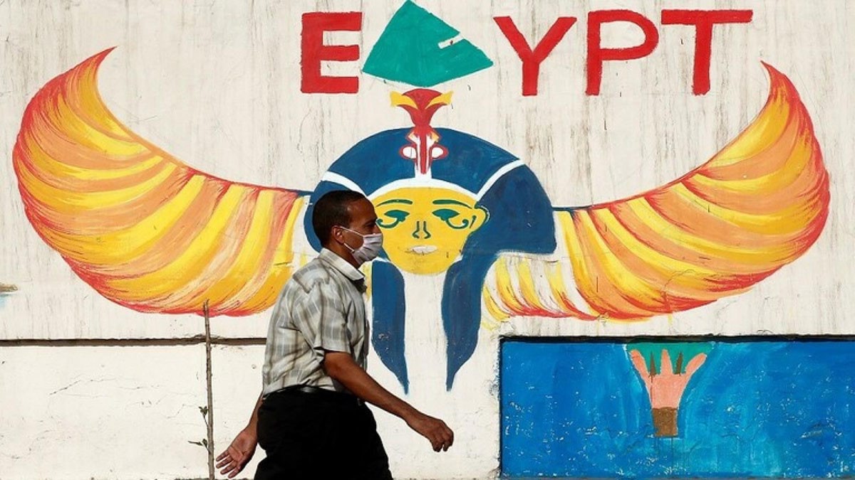 صحيفة امريكية : مصر أصبحت "نقطة انطلاق حاسمة" لتصنيع لقاح كورونا