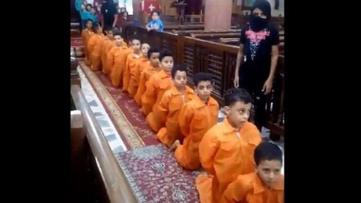 غضب بسبب استخدام اطفال فى مشهد تمثيل ذبح اقباط ليبيا .. والبابا : معرفش عنه حاجة (فيديو)