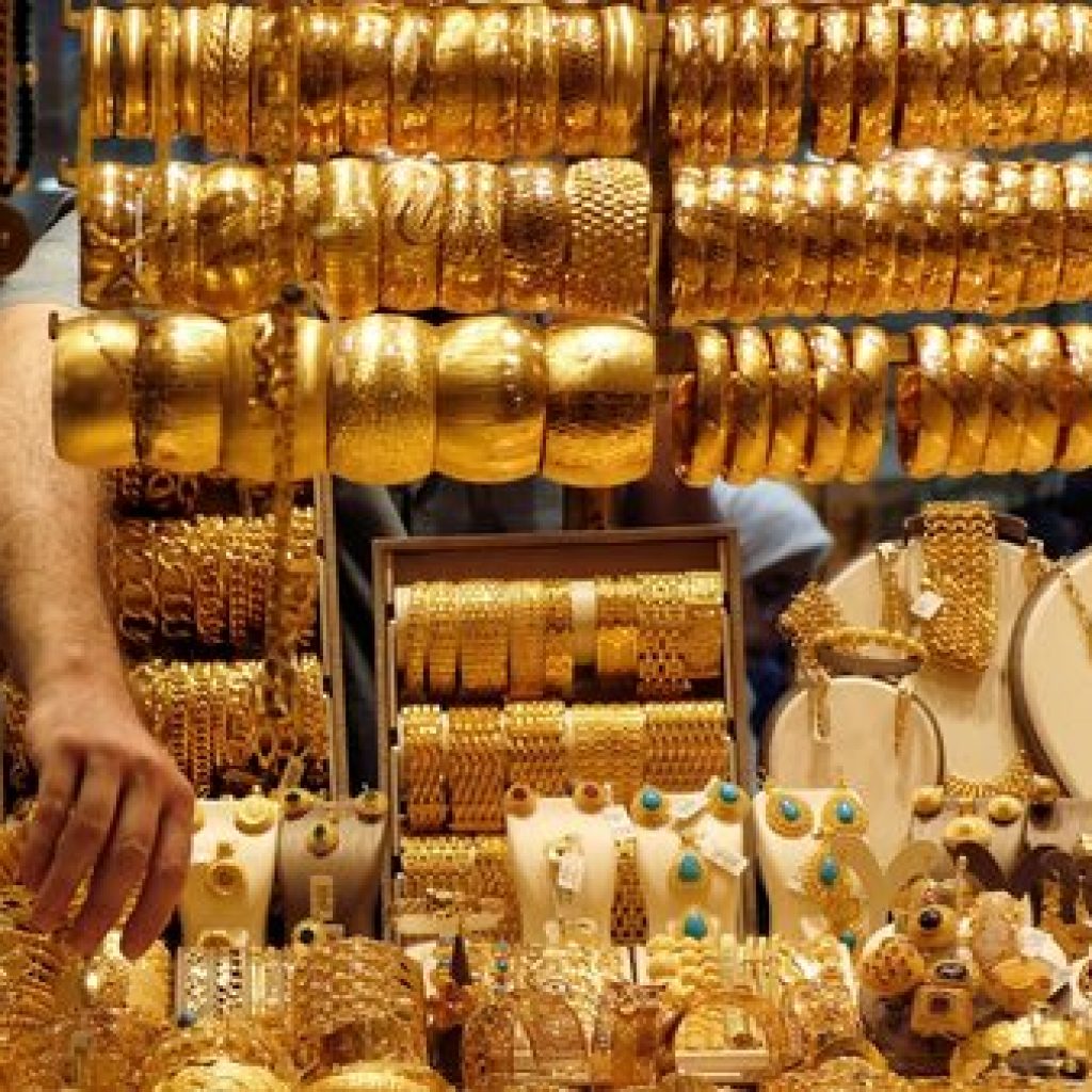 الذهب يسجل أسوا أداء منذ 15 شهرا