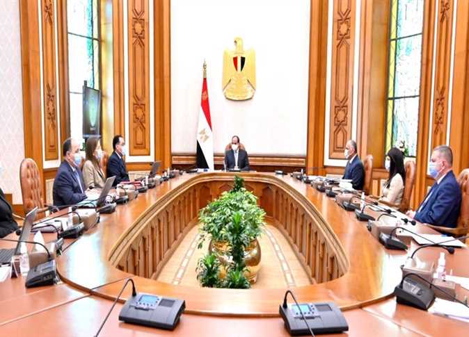 السيسي يوجه بتركيز استراتيجية «اقتصادية قناة السويس» على زيادة فرص توطين التكنولوجيا
