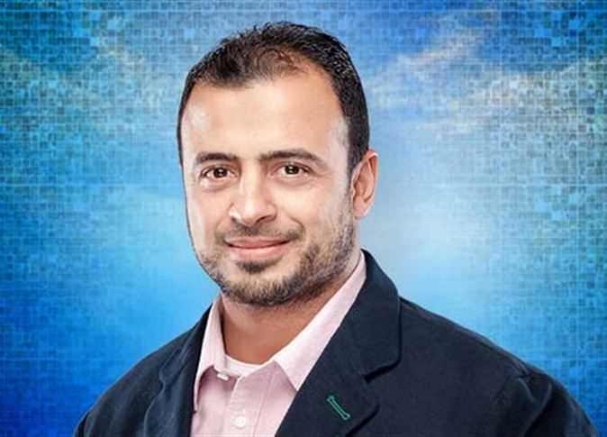 بعد 12 عاماً.. مصطفى حسني يعتذر عن فيديو الحجاب: «خالفت سنة النبي»