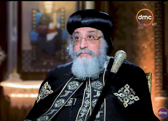 البابا تواضروس يعزي في رحيل القس موسى عزيز كاهن كنيسة مارجرجس بمنوف