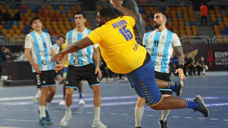لاعب كونغولي.. حديث الساعة في مونديال كرة اليد بمصر