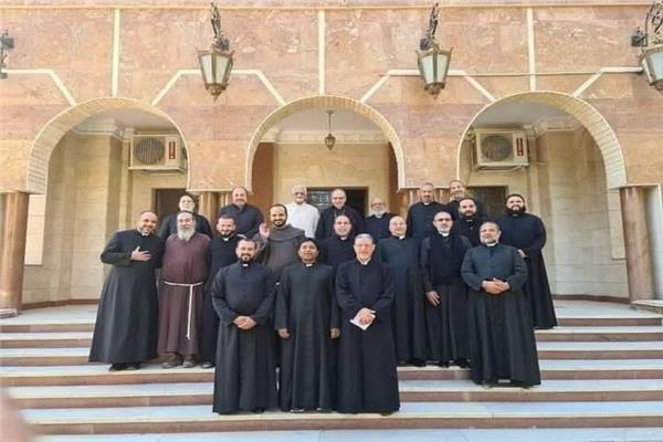 الأنبا يوسف أبو الخير يجتمع بمجمع كهنة الكاثوليك بإيبارشية سوهاج