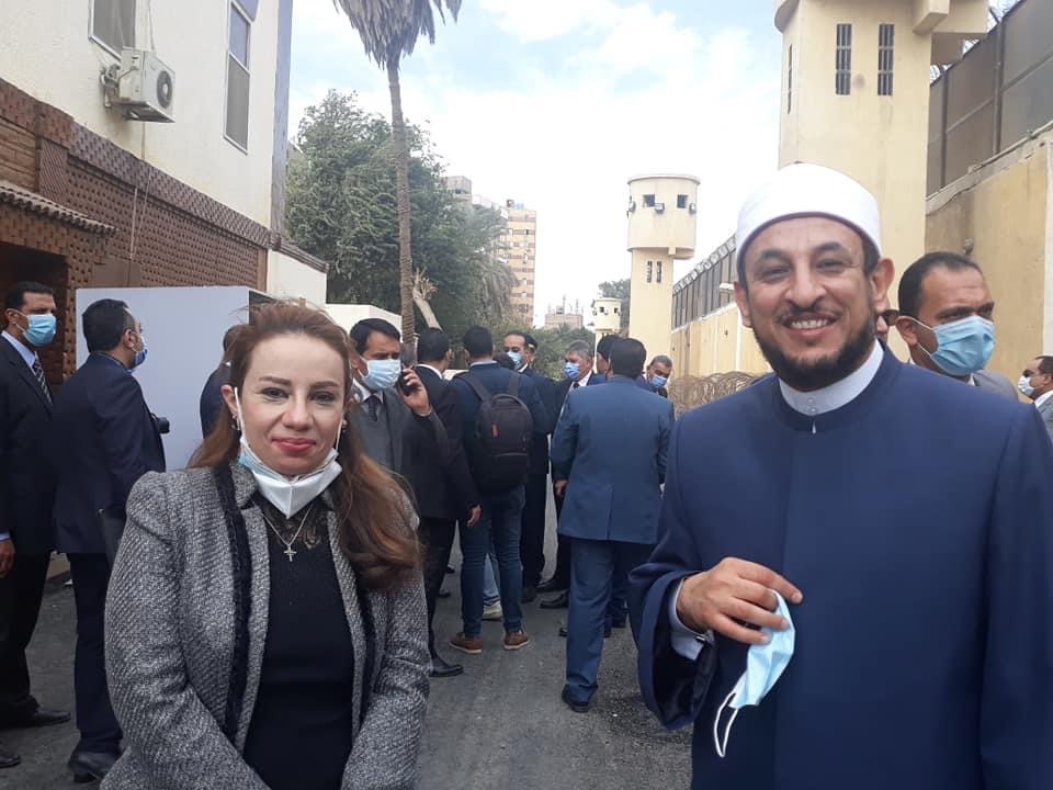 وفد من الإعلاميين والمراسلين الأجانب يزور سجن طرة