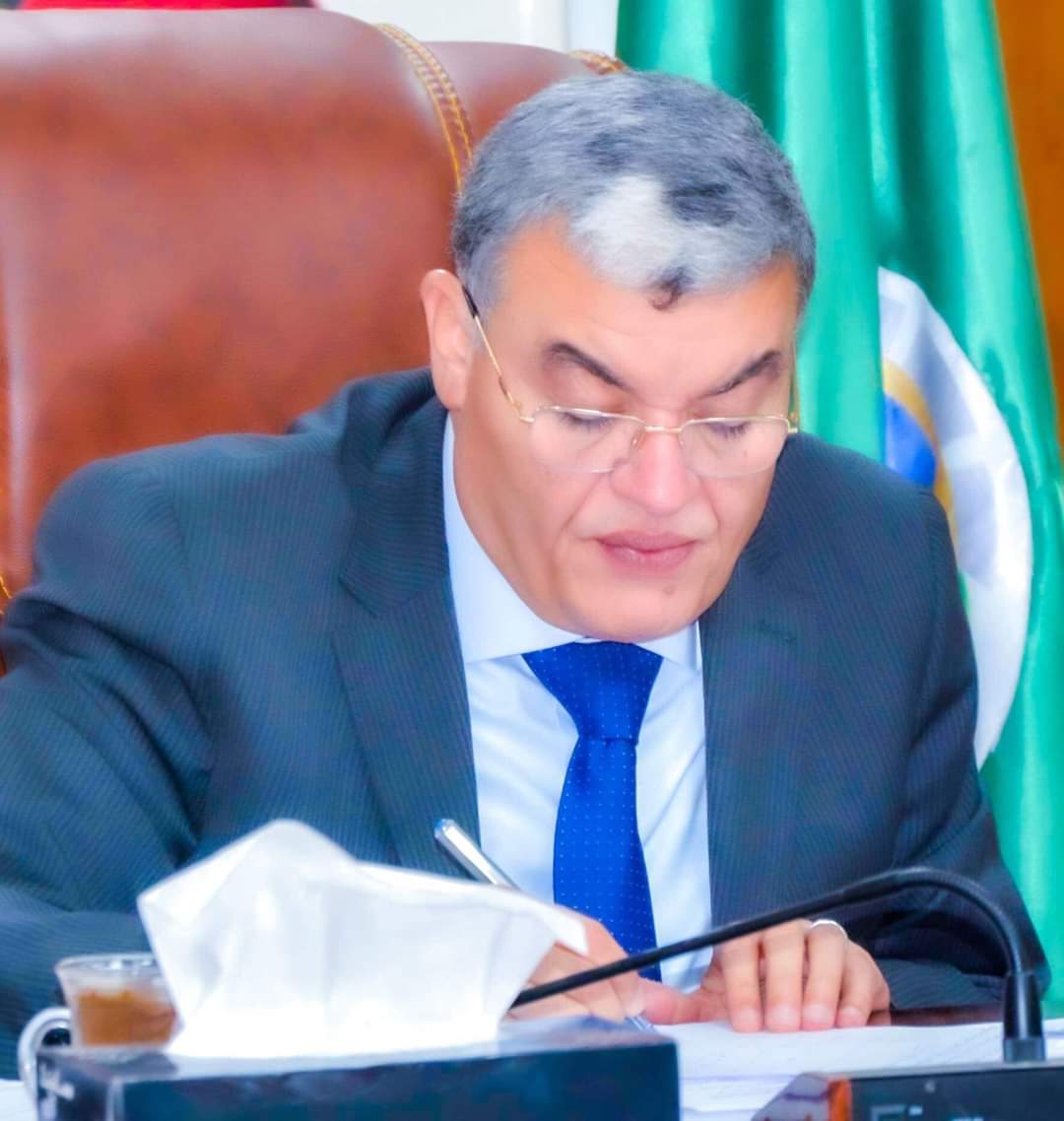 محافظ المنيا يهنئ البابا تواضروس بمناسبة عيد الميلاد المجيد
