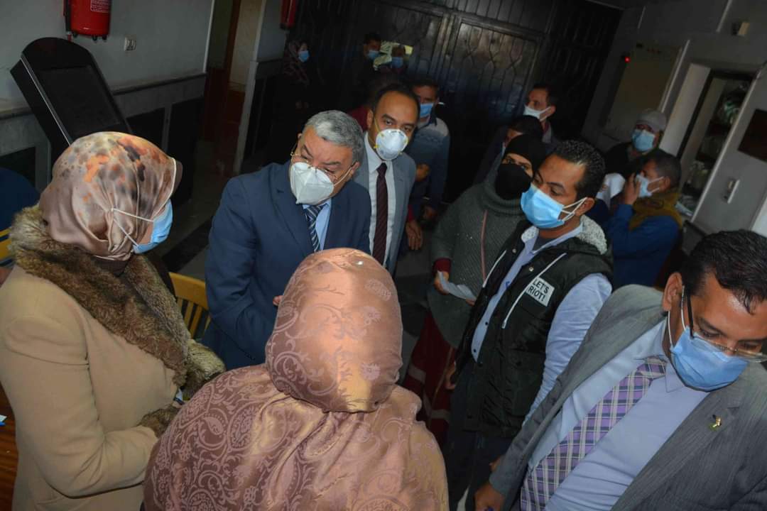 محافظ المنيا يتابع سير العمل بفرع الهيئة القومية للتأمين الاجتماعي ويؤكد جاري ميكنة وتطوير جميع الخدمات