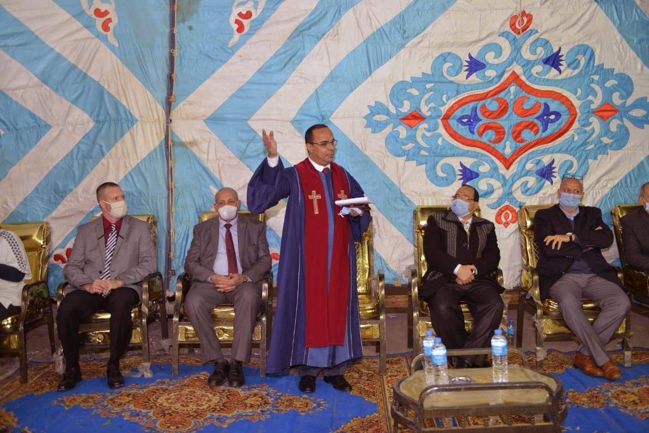 الرئيس العام للكنائس الرسولية يفتتح وحدة للعناية المركزة: نمارس دورنا المجتمعي
