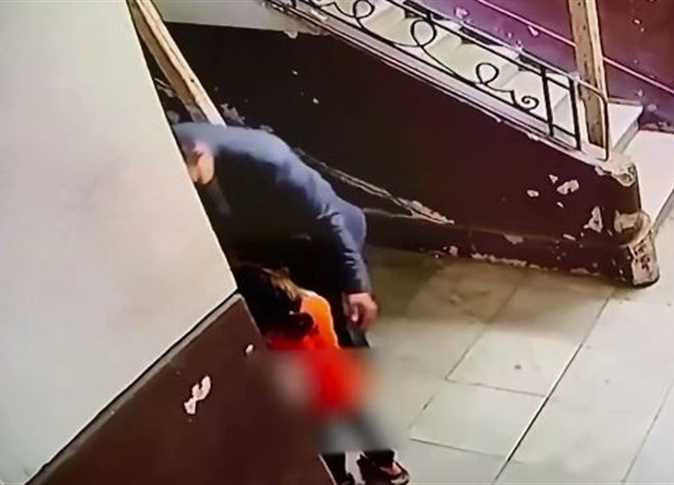 والدة الطفلة ضحية متحرش المعادي: «أشعر أنني في كابوس».. فيديو