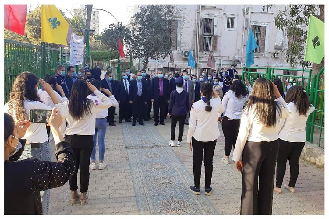 في بداية جولته الرعوية بالصعيد.. رئيس الإنجيلية يزور مدارس السلام بأسيوط