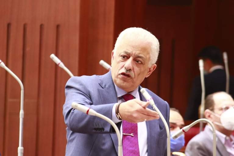 أولياء الأمور يدفعون مبالغ طائلة في الدروس الخصوصية.. ويرفضون دفع أموال زهيدة للحكومة.. تعرف على اهم تصريحات طارق شوقى بمجلس الشيوخ