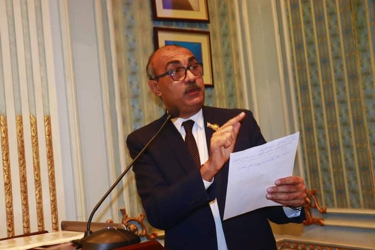 النائب إيهاب منصور : يطالب "الصحة" بصرف بدل مخاطر للمهندسين العاملين فى القطاع الطبى