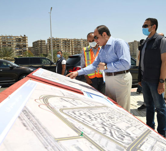 السيسي يطلع علي أعمال التطوير في المحاور المحيطة بمطار القاهرة الدولي