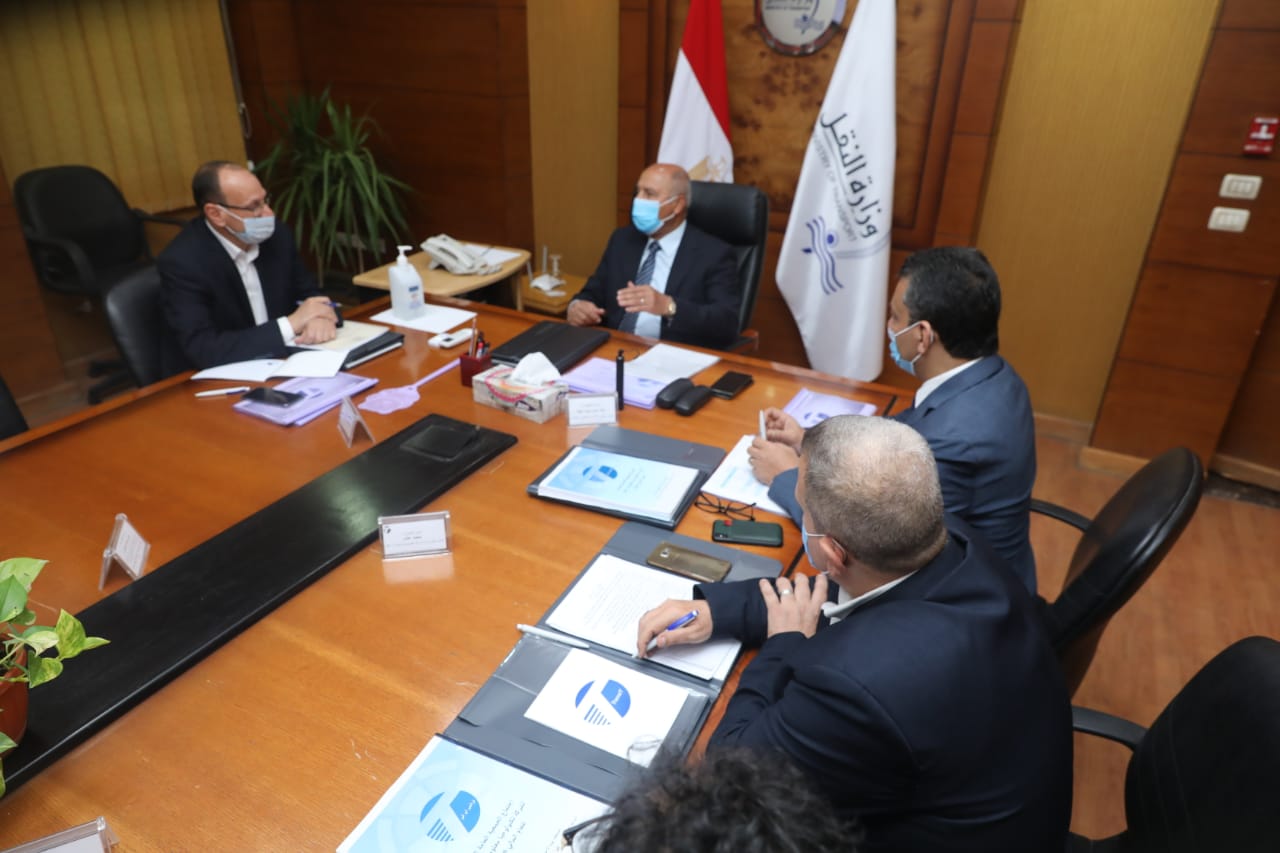 الوزير : سرعة الانتهاء من منظومة التذكرة الموحدة وكارت المواصلات الذكي ومشروعات ميكنه المزلقانات