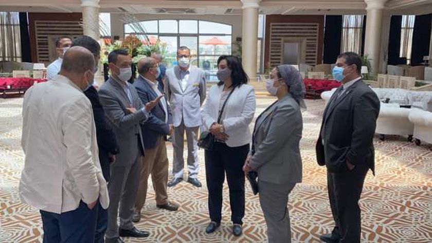 السياحة تتابع عمليات تطعيم العاملين بالقطاع فى محافظة جنوب سيناء