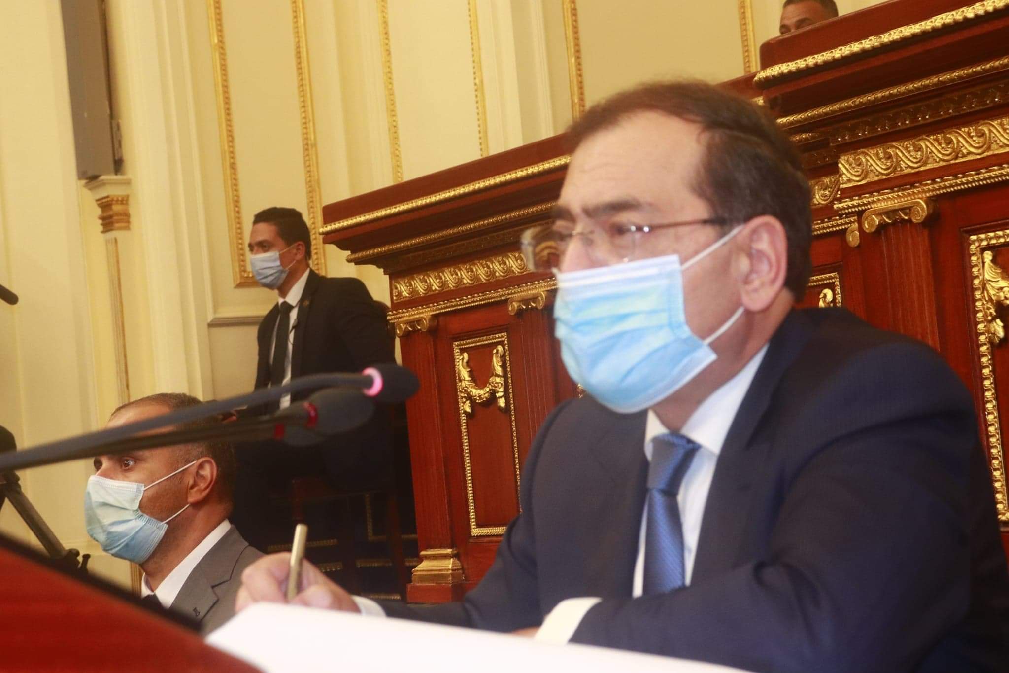 برلماني لـ "وزير البترول" .. الفساد في وزارتك وصل للركب