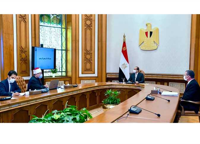 الرئيس السيسى يؤكد أهمية تكوين جيل من الدعاة المستنيرين لصياغة رأى عام دينى منضبط