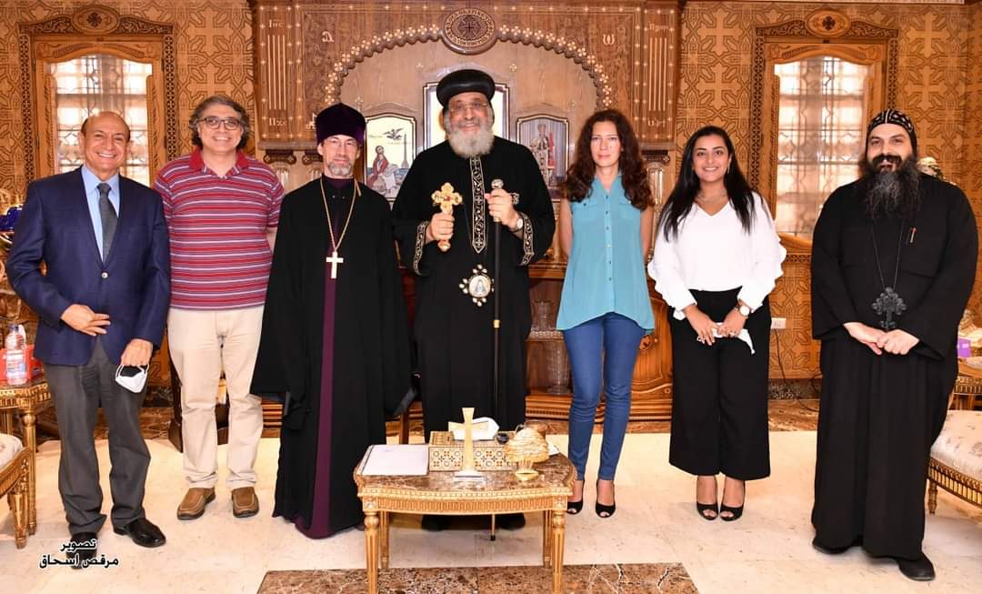 البابا تواضروس يستقبل وفد الأساقفة للتبادل الرهباني مع روسيا وكاهن الجالية