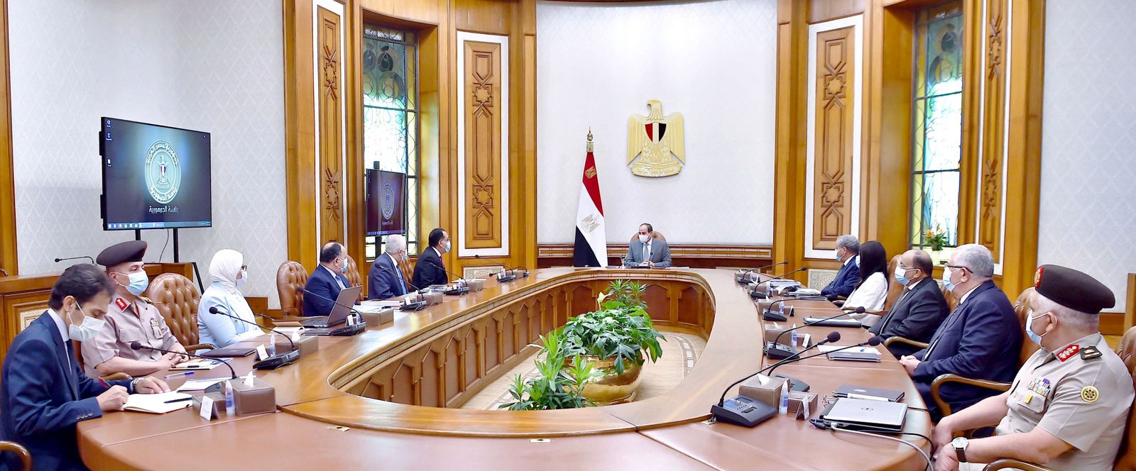 الرئيس السيسي يوجه بالتدقيق الشديد فى الإجراءات المتعلقة بالوجبات المدرسية