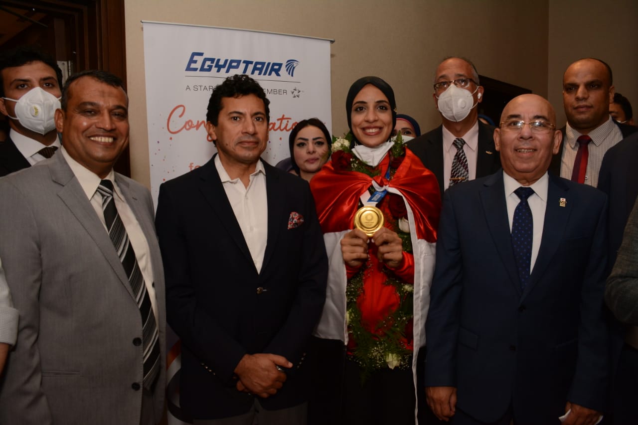 القوات المسلحة تهنئ فريال أشرف وكيشو بعد فوزهما بذهبية وبرونزية طوكيو 2020