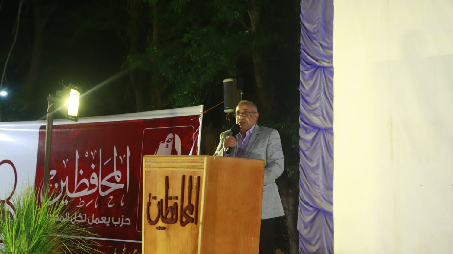 طلعت خليل يطالب بالإفراج عن الشباب المحبوسين سياسيا