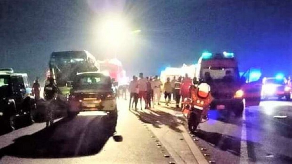 مقتل 12 شخصا وإصابة العشرات في حادث سير كبير بطريق السويس