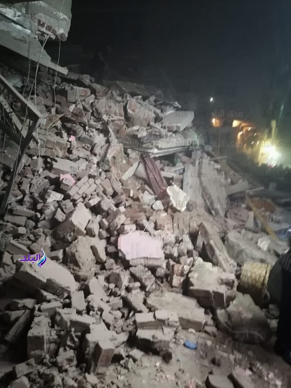 انهيار عقار من 4 طوابق بالكامل في شبرا الخيمة..