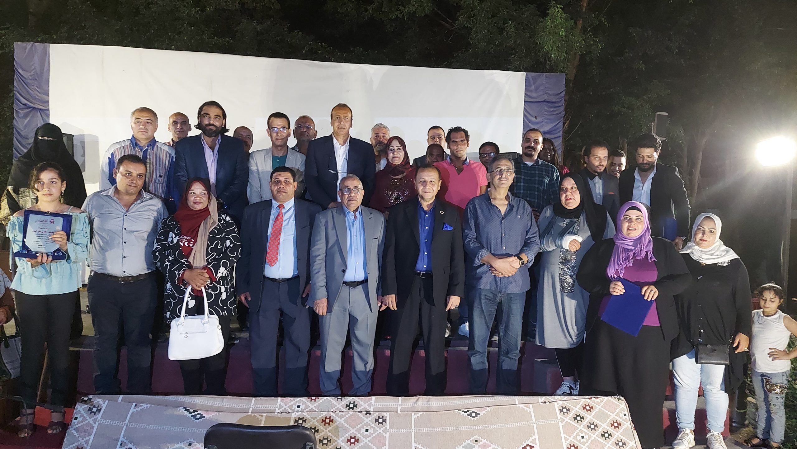 صور.. تكريم عدد من شباب الكتاب والشعراء بحزب المحافظين