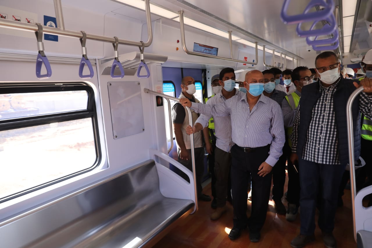 وزير النقل " يتابع أعمال تنفيذ القطار الكهربائى الخفيف LRT (السلام /العاصمة الإدارية الجديدة /العاشر من رمضان)‏