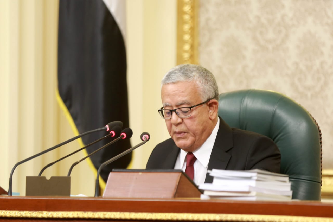 رئيس النواب يُهنئ الرئيس السيسي والشعب المصري بذكرى المولد النبوي الشريف