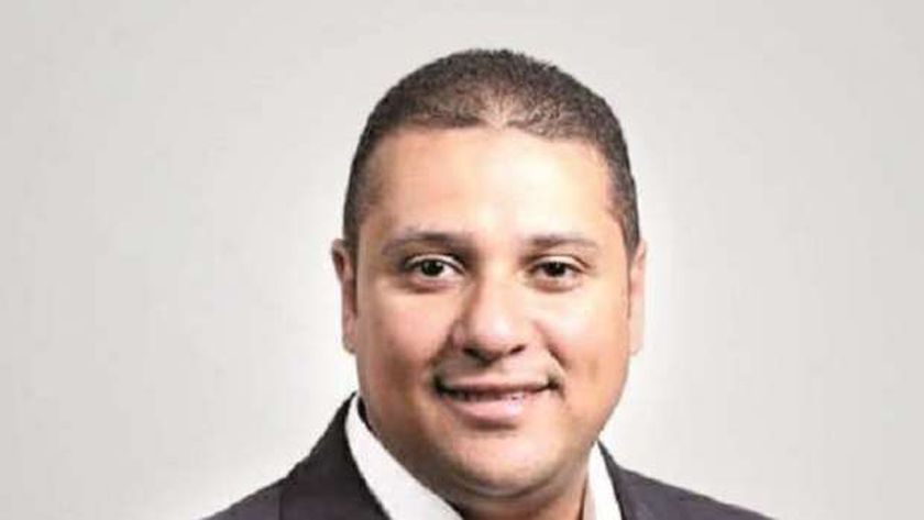 محمد إسماعيل: التنسيقية والأغلبية دافعت عن الطبقة المتوسطة بقانون ضريبة الدمغة