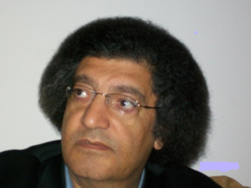 محمد ابوقريش يكتب..الاتصالات وقضايا المجتمع