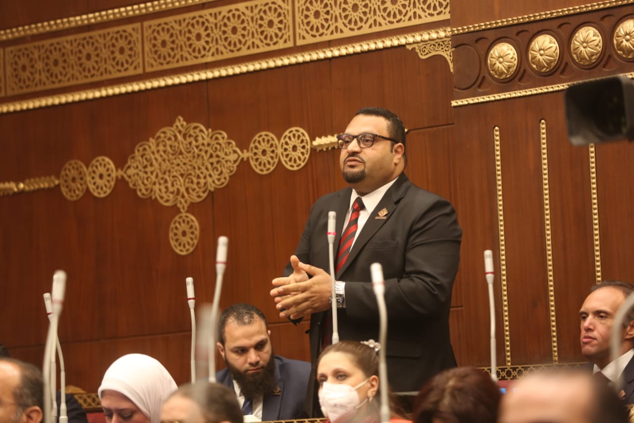 الشيوخ يوافق على تعديلات نائب رئيس حزب العدل فى قانون العمل
