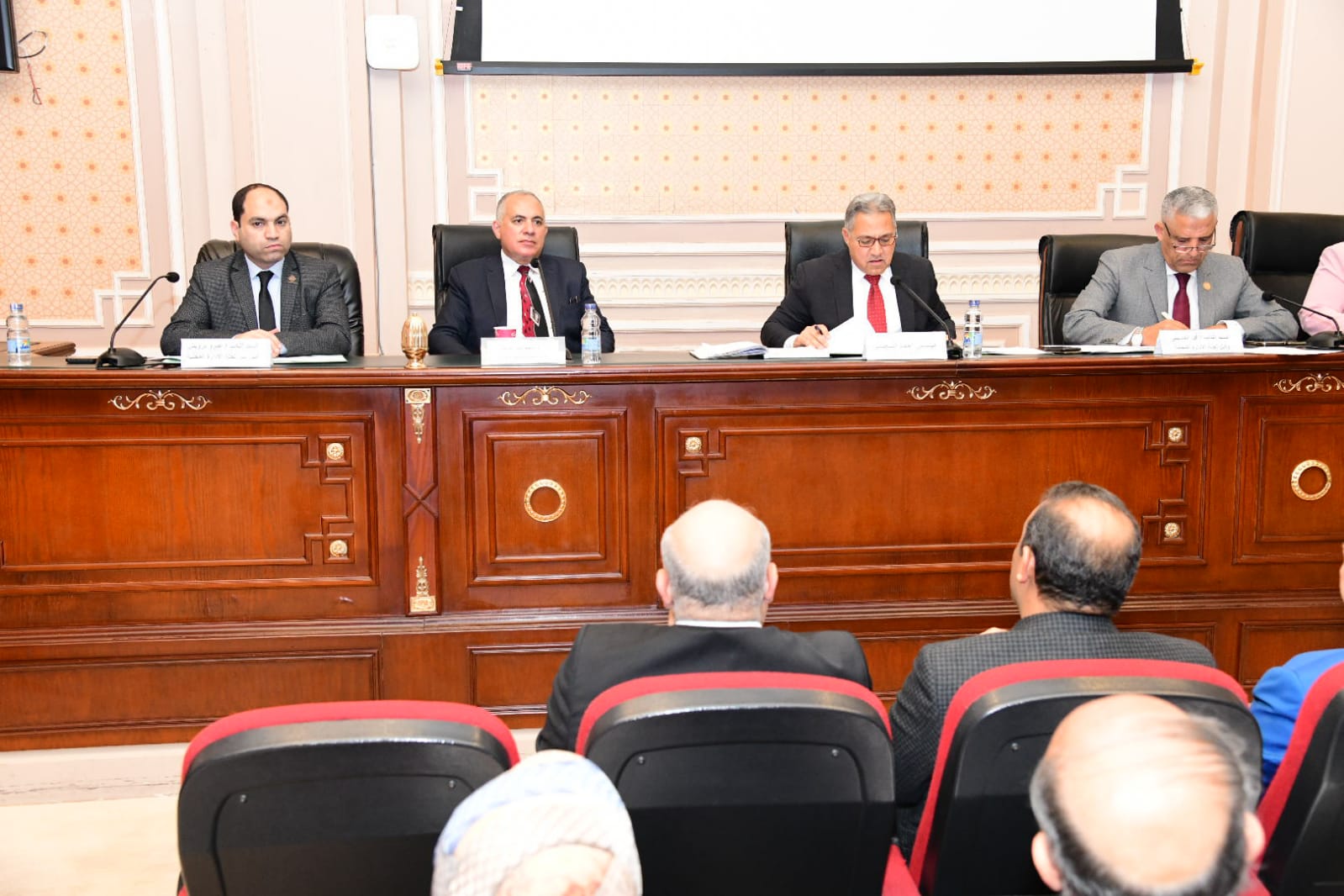 وزير الري أمام النواب: خسرنا 2 مليون فدان بسبب التعديات على الأراضي الزراعي