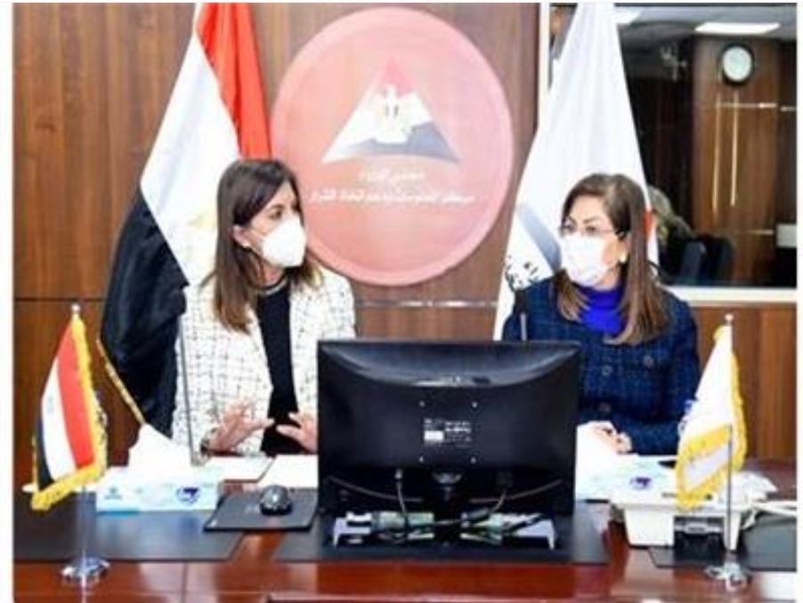 «الهجرة»: لأول مرة دعوة مديري شركات عالمية لمؤتمر «مصر تستطيع بالصناعة»